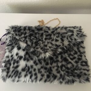 Lily & Ivy Animal print faux fur crossbody